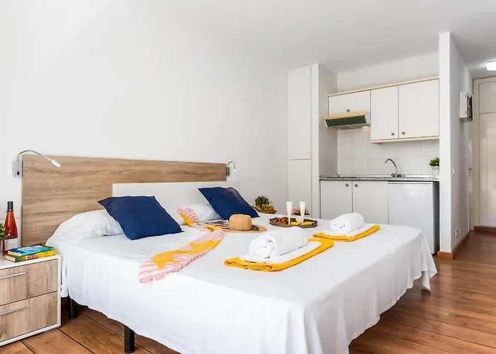 302 Modern, Light, Comfortable With Swimming Pool Lägenhet *